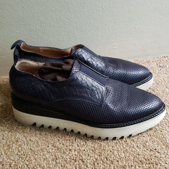 Black Loafers for Women - Picture 2 of 8